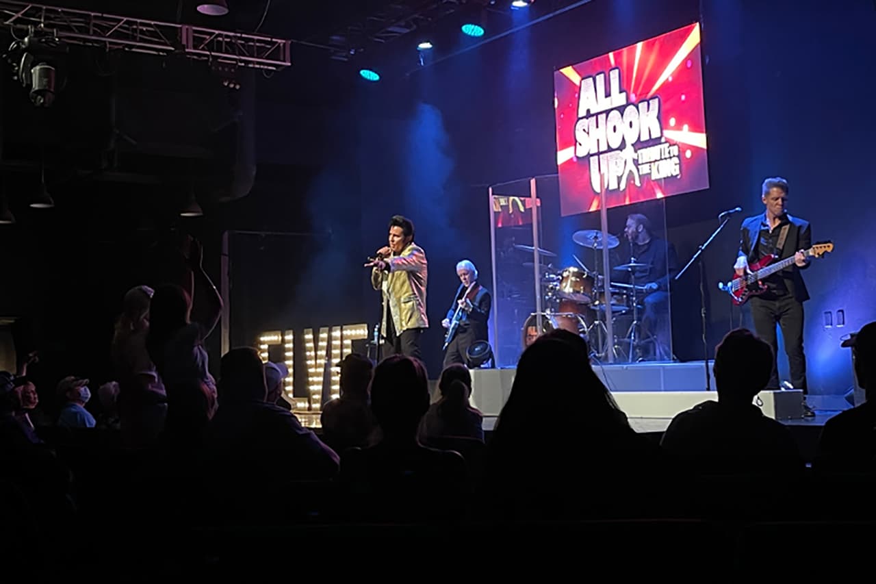 Where is the best place to see Elvis in Las Vegas?
